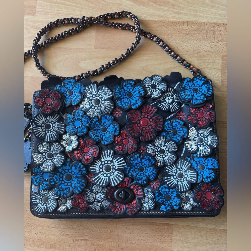 Dinky 32 With Embellished Tea Rose